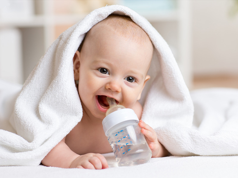 Cleaning baby bottles before and after feeding ensures that your child has a delicious and safe meal.